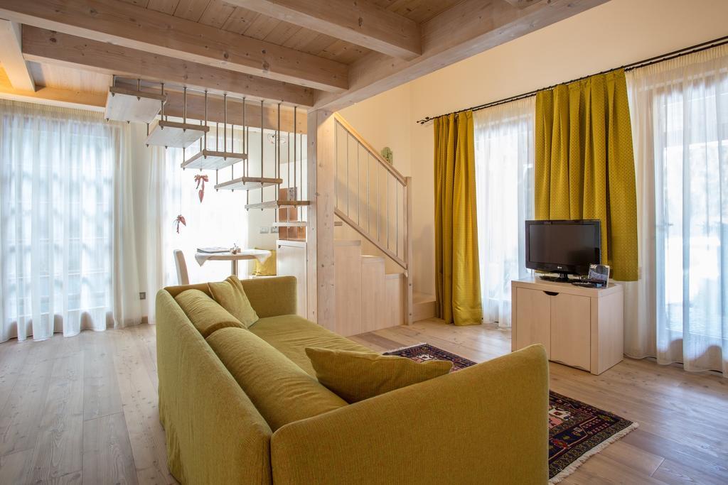 Castelir Suite Hotel Panchia Oda fotoğraf
